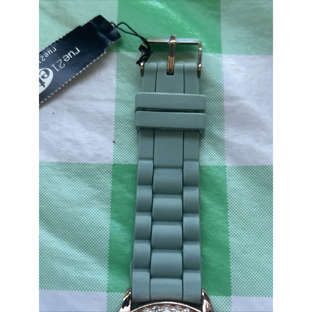 Love Rose Gold Gray Band Women’s Quartz Watch - Picture 3 of 8